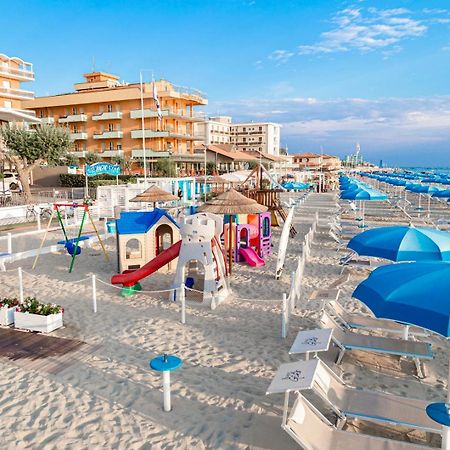 Hotel Cola Frontemare Белариа-Игеа Марина Екстериор снимка