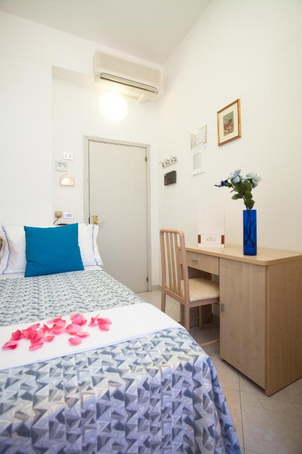 Hotel Cola Frontemare Белариа-Игеа Марина Екстериор снимка