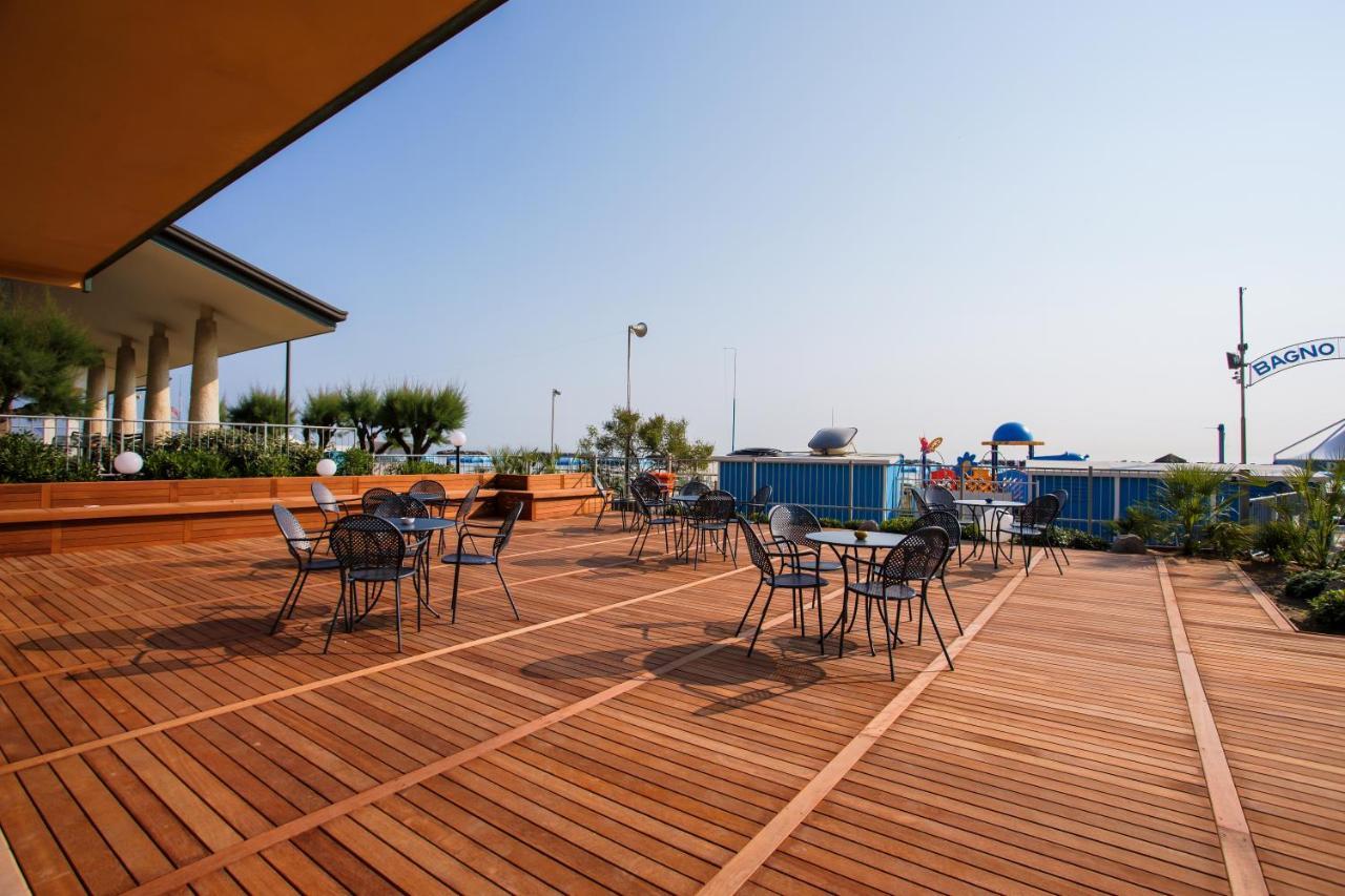 Hotel Cola Frontemare Белариа-Игеа Марина Екстериор снимка