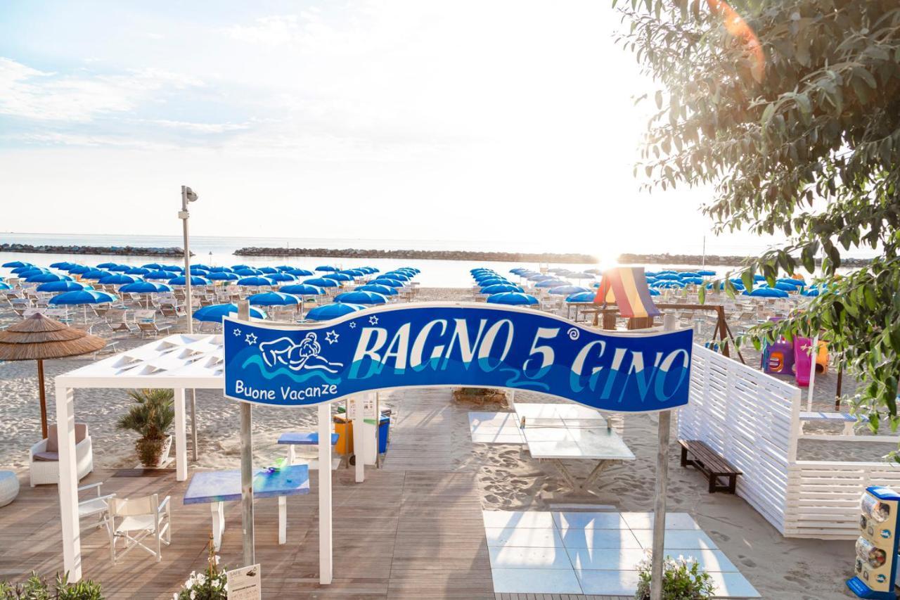 Hotel Cola Frontemare Белариа-Игеа Марина Екстериор снимка