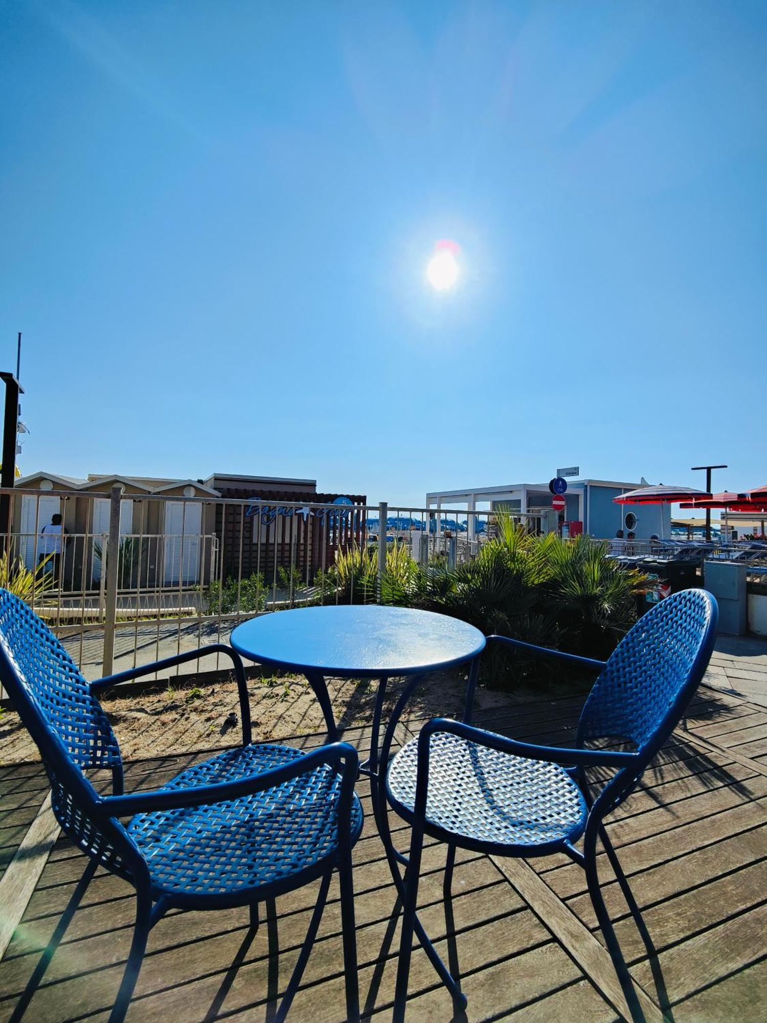 Hotel Cola Frontemare Белариа-Игеа Марина Екстериор снимка